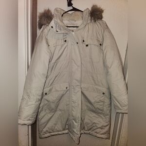 XXL Universal Thread Cream Winter Coat, Large Cargo Pockets, Fur Hood, Cozy